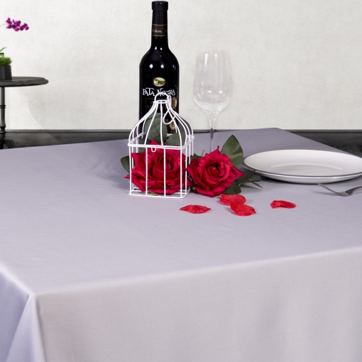 mantel liso satén de restaurante